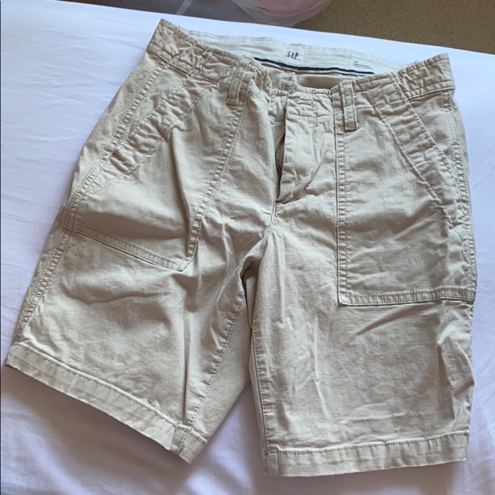 GAP Bermuda shorts!